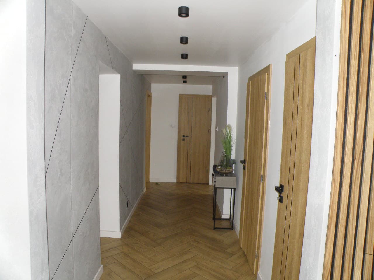 Realizacja remontu i wykończenia wnętrz 13 w Warszawie